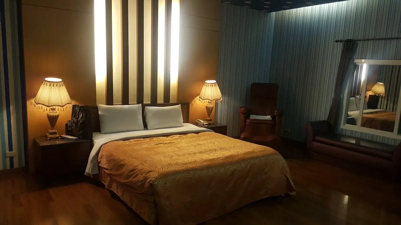 時尚汽車房-附SPA浴缸