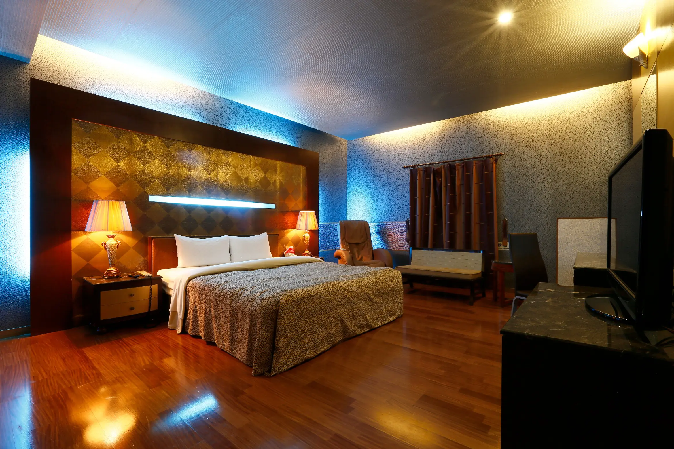 豪華汽車房-附SPA浴缸